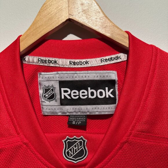 Reebok NHL Men's Small Detroit Red Wings Hockey Players Jersey - Picture 3 of 5